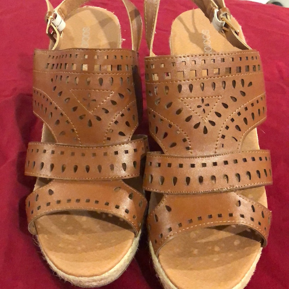 brown wedges
